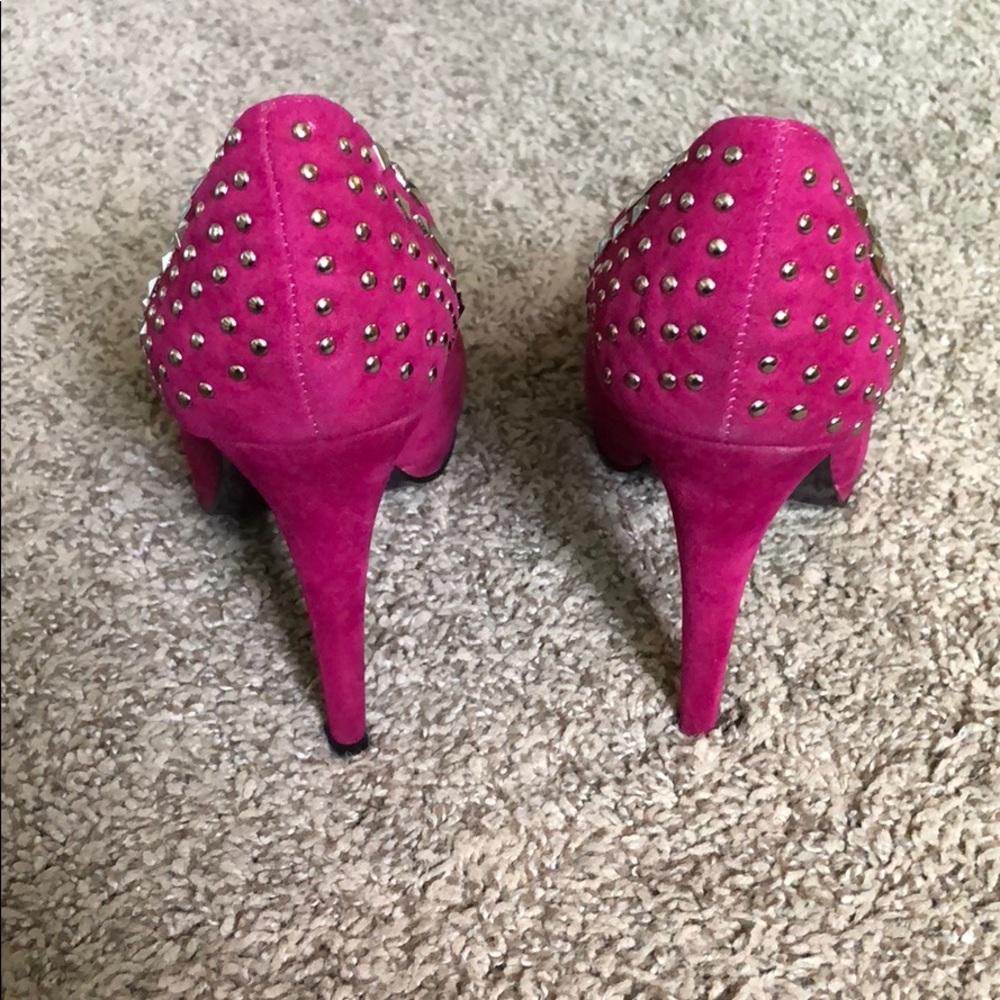 High Heels - Picture 2 of 5